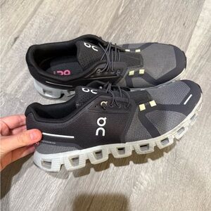 OnCloud Running Black and Gray Athletic Shoes